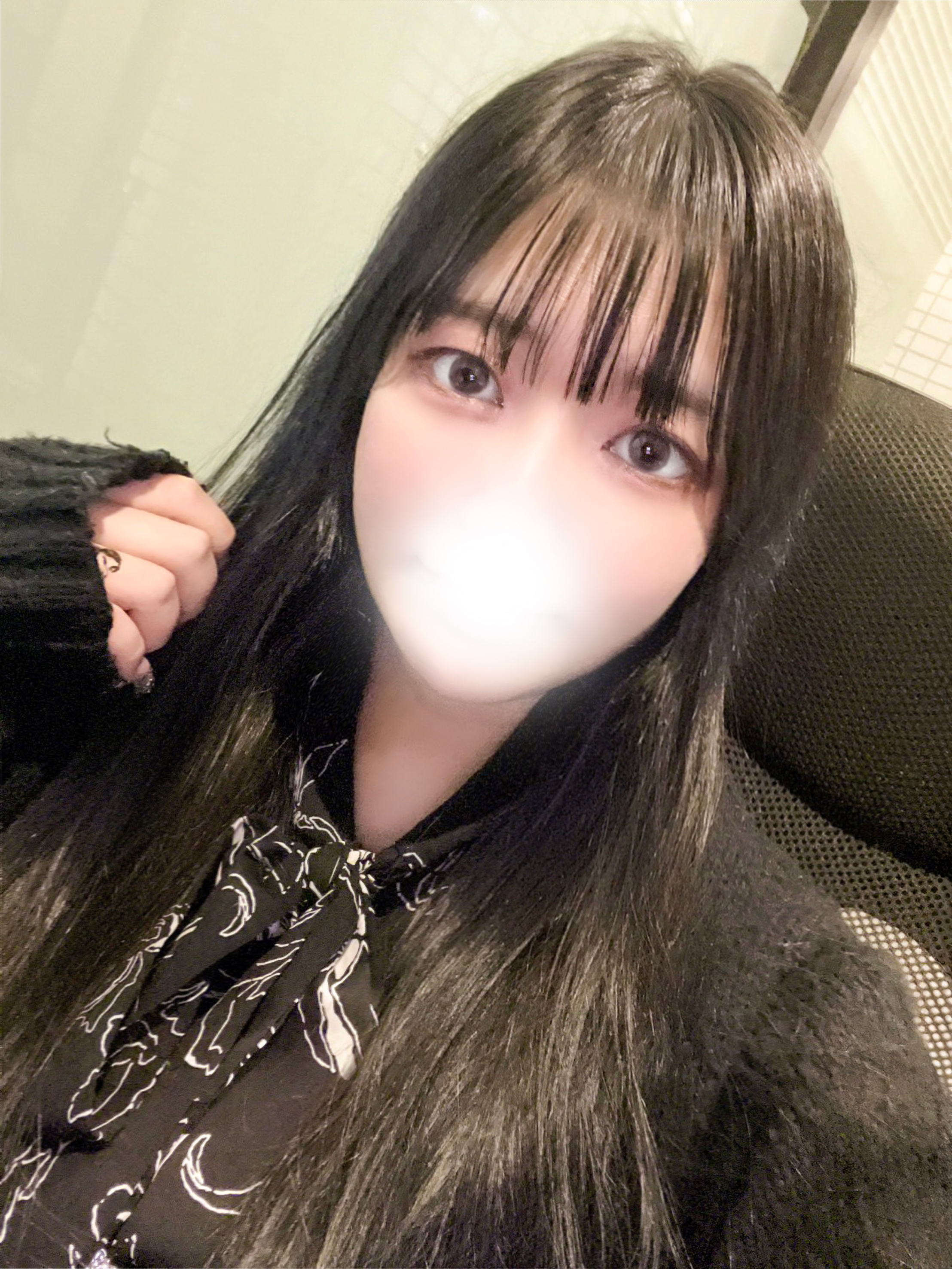 BUSTARS OKAZAKI 데리헤루 EMIRU