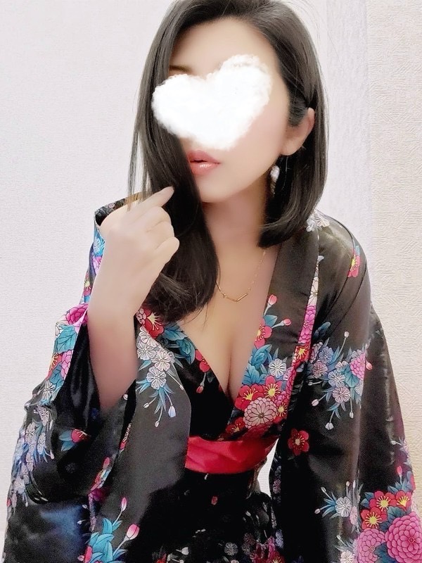 夢見る熟女『信頼の証ヴィーナスグループ』 上门服务 KEI　　　　　　Kei is a wonderful woman who will make you pump your fist the moment you meet her.  First of all, she has beautiful looks and a stylish outfit (((o(*ﾟ▽ﾟ*)o)))♡  Her figure is curvaceous in all the right places, but otherwise average! Her curves from behind are pretty  naughty!!!!!! I want to hug her right away:(；ﾞﾟ&#039;&omega;ﾟ&#039;):  I can&#039;t wait to meet her!! I highly recommend Kei, a mature woman!! She likes to play in a sweet way, and she just loves touching men&#039;s bodies.  She&#039;s a &quot;good woman&quot; with a cute and beautiful face and those dreamy eyes that will seduce men!!  Please give her lots of cuddly kisses (￣3￣)♪